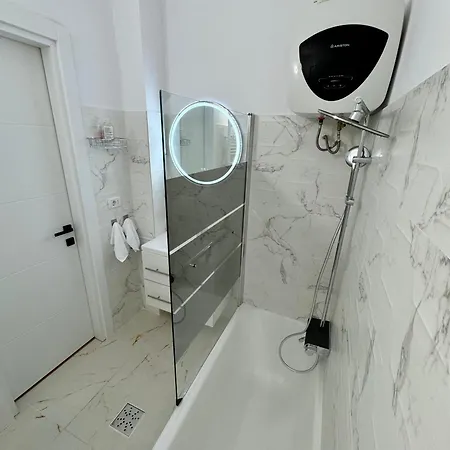 Beautiful With Two Bedrooms Апартаменты *