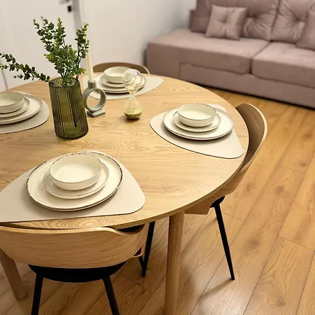 Beautiful With Two Bedrooms Apartment