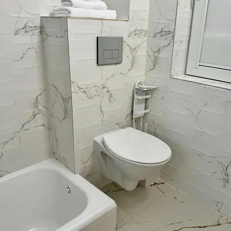 Beautiful With Two Bedrooms