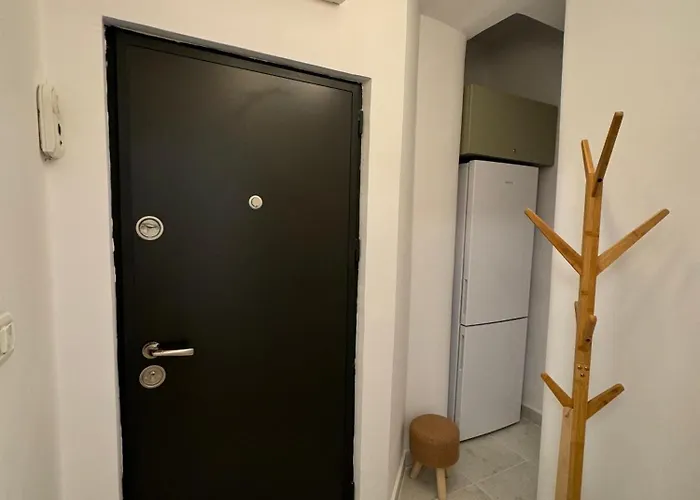 Beautiful With Two Bedrooms *