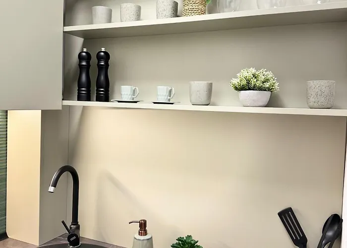 شقة Beautiful With Two Bedrooms بوخارست