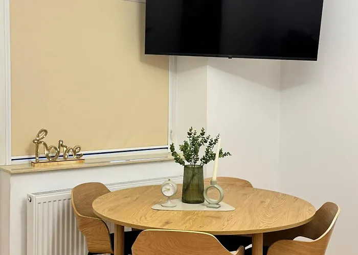 Beautiful With Two Bedrooms *