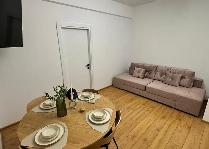 Beautiful With Two Bedrooms Apartmán