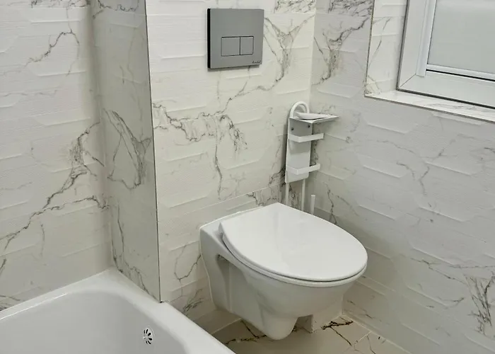 Beautiful With Two Bedrooms