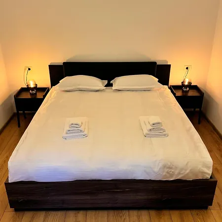 Beautiful With Two Bedrooms Apartment