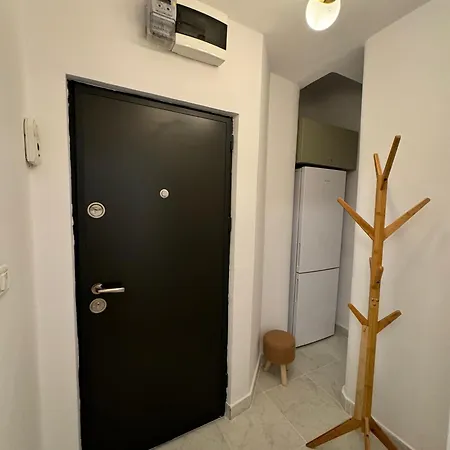 Beautiful With Two Bedrooms *